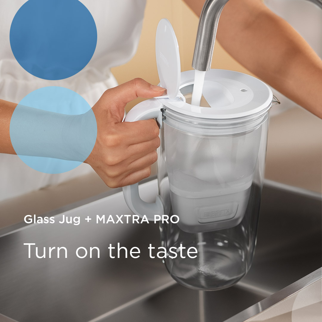 BRITA ONE glass filter jug, 2.5 L, Maxtra PRO (lightblue)